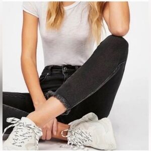 We the Free raw hem high rise black jeans❤️❤️❤️❤️